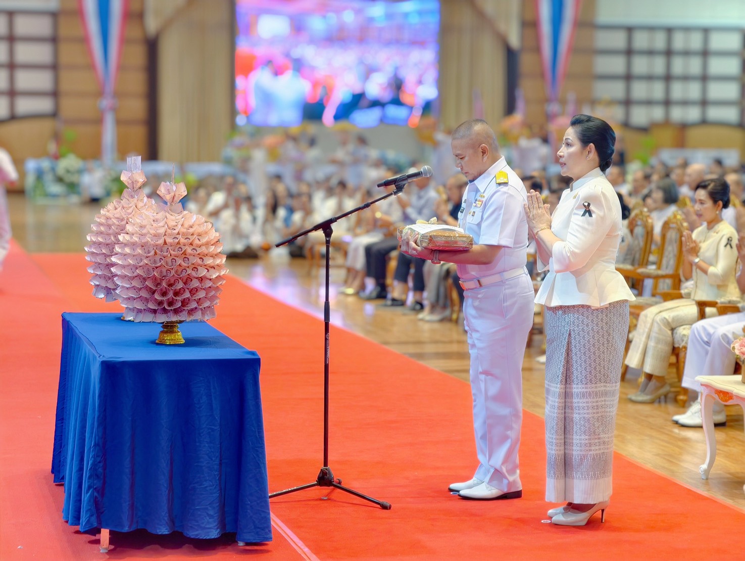 กรมอู่ทหารเรือ จัดผู้แทนหน่วยร่วมทอดผ้าป่ามหากุศล ถวายเป็นพระราชกุศลแด่สมเด็จพระนางเจ้าสิริกิติ์ พระบรมราชินีนาถ พระบรมราชชนนีพันปีหลวงและสมทบทุนพัฒนาโรงพยาบาลจัดซื้อเครื่องมือแพทย์ สมทบทุนพระสงฆ์อาพาธ และผู้ป่วยยากไร้
