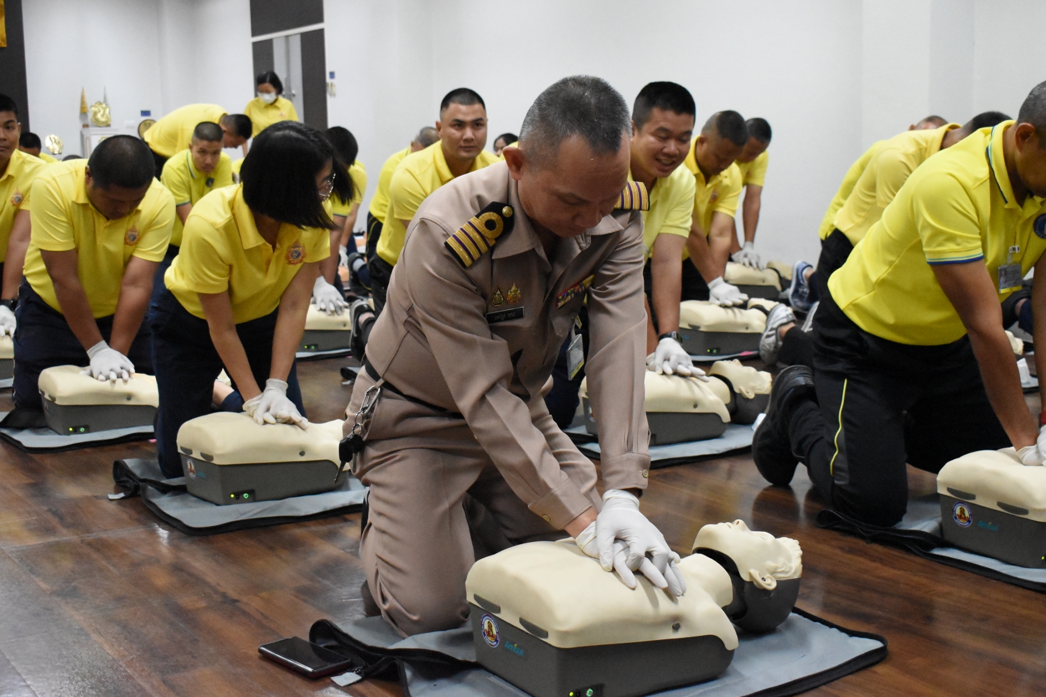 LINE_ALBUM_อบรมการกู้ชีพขั้นพื้นฐาน (CPR) 141167_241115_6.jpg